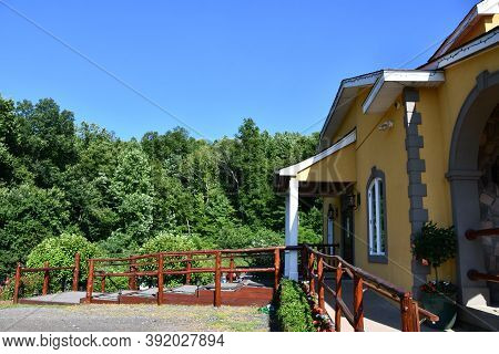 Wallingford, Ct - Jul 18: Paradise Hills Vineyards In Wallingford, Connecticut, As Seen On Jul 18, 2