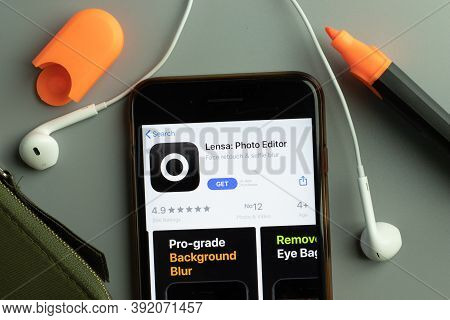 New York, Usa - 26 October 2020: Lensa Photo Editor Mobile App Icon Logo On Phone Screen Close-up, I