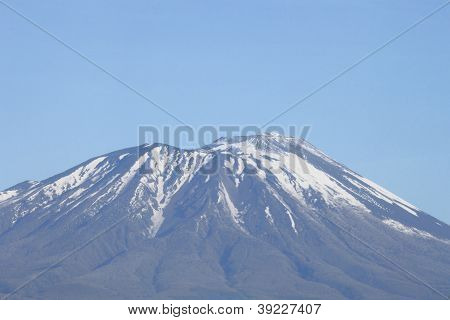 Mt.Iwate i błękitne niebo