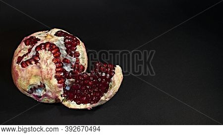 Closeup View Of Grain Red Grenades. Juicy Ripe Red Pomegranates Or Pomegranates. Fruits Of Red Ripe 