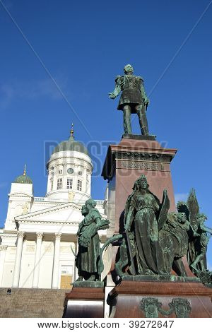 Statue af russiske zar Alexander II, Helsinki