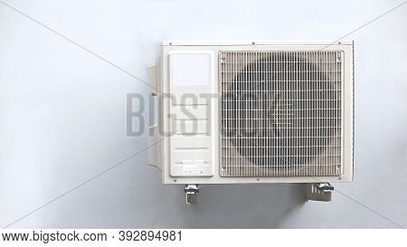 Outdoor Split Wall Type Air Conditioner Compressor Unit A/c Inverter Installed On The Outside Of The