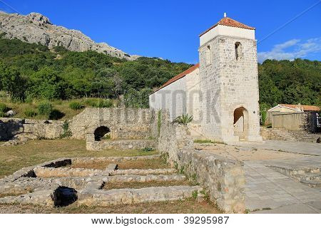 Old Church Historic Site-Baska
