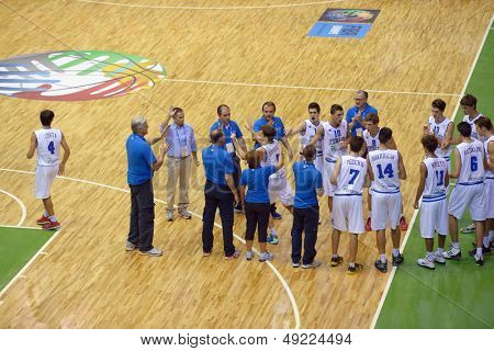 Kyjev, Ukrajina - 8. srpna: Tým Itálie před prvním kole zápas s Chorvatskem během U16 Euroba