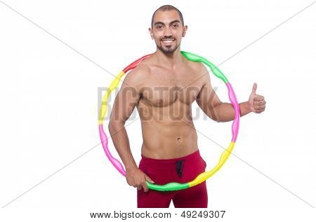 Mann Excecises mit Hula hoop reifen
