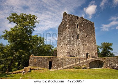 Cardoness Castle