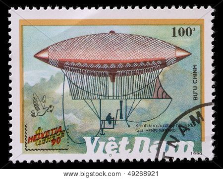 VIETNAM - CIRCA 1990: Eine Briefmarke gedruckt von VIETNAM zeigt Heißluftballon, Serie, circa 1990