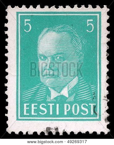 ESTONIA - CIRCA 1936: Un francobollo stampato in Estonia spettacoli primo presidente Konstantin Pats, circa 1936