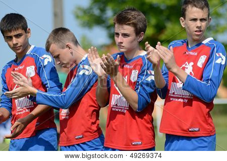 KAPOSVAR, Macaristan - 20 Temmuz: Tanımlanamayan oyuncular IX. Gençlik futbol Festivali maç Minsk (yeniden
