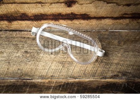 Protective eye wear
