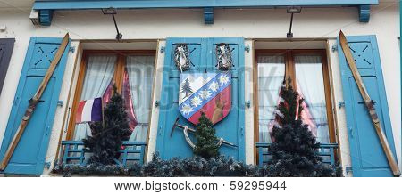 Window decoration with coat of arms in Chamonix