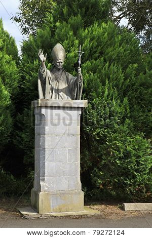 Monument to the priest at Holycross Abbey.