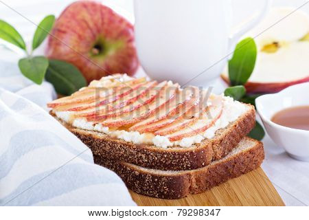 Openfaced sandwich with ricotta and apple
