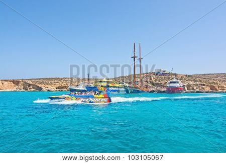 Tour Boats Blue Lagoon