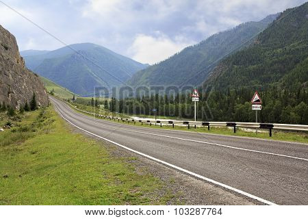 Beautiful Chuysky Trakt in Altai Mountains.