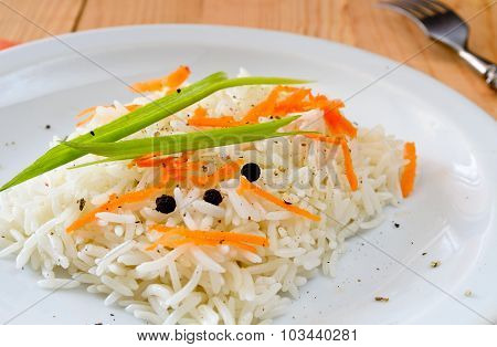 basmati rice with carrot, chive and bell pepper