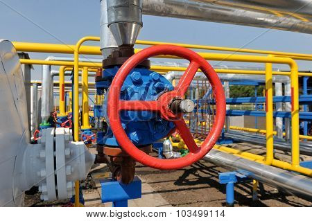 Handle gate valve with steel pipe