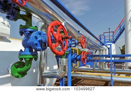 Handle gate valve with steel pipe