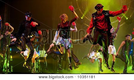 De beroemde Hongaarse moderne dans-Drama: Avond feestzaal