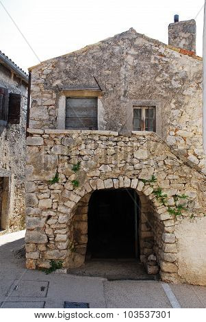 Building In Pican