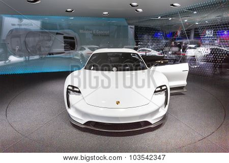 2015 Porsche Mission E Concept