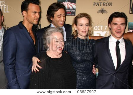 LOS ANGELES - OCT 3:  Cheyenne Jackson, Kathy Bates, Brad Falchuk, S\ Paulson, Finn Wittrock at the 