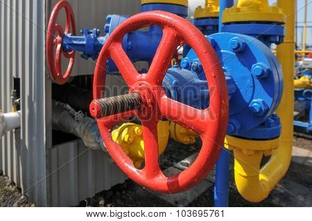 Handle gate valve with steel pipe