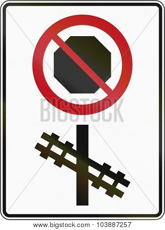 No Stopping On Level Crossing In Canada