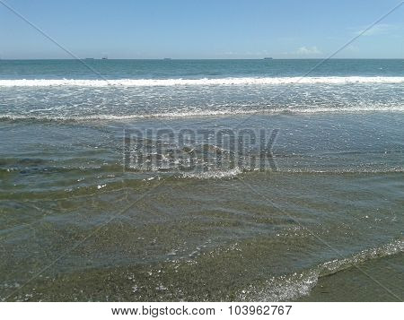 Sea waves