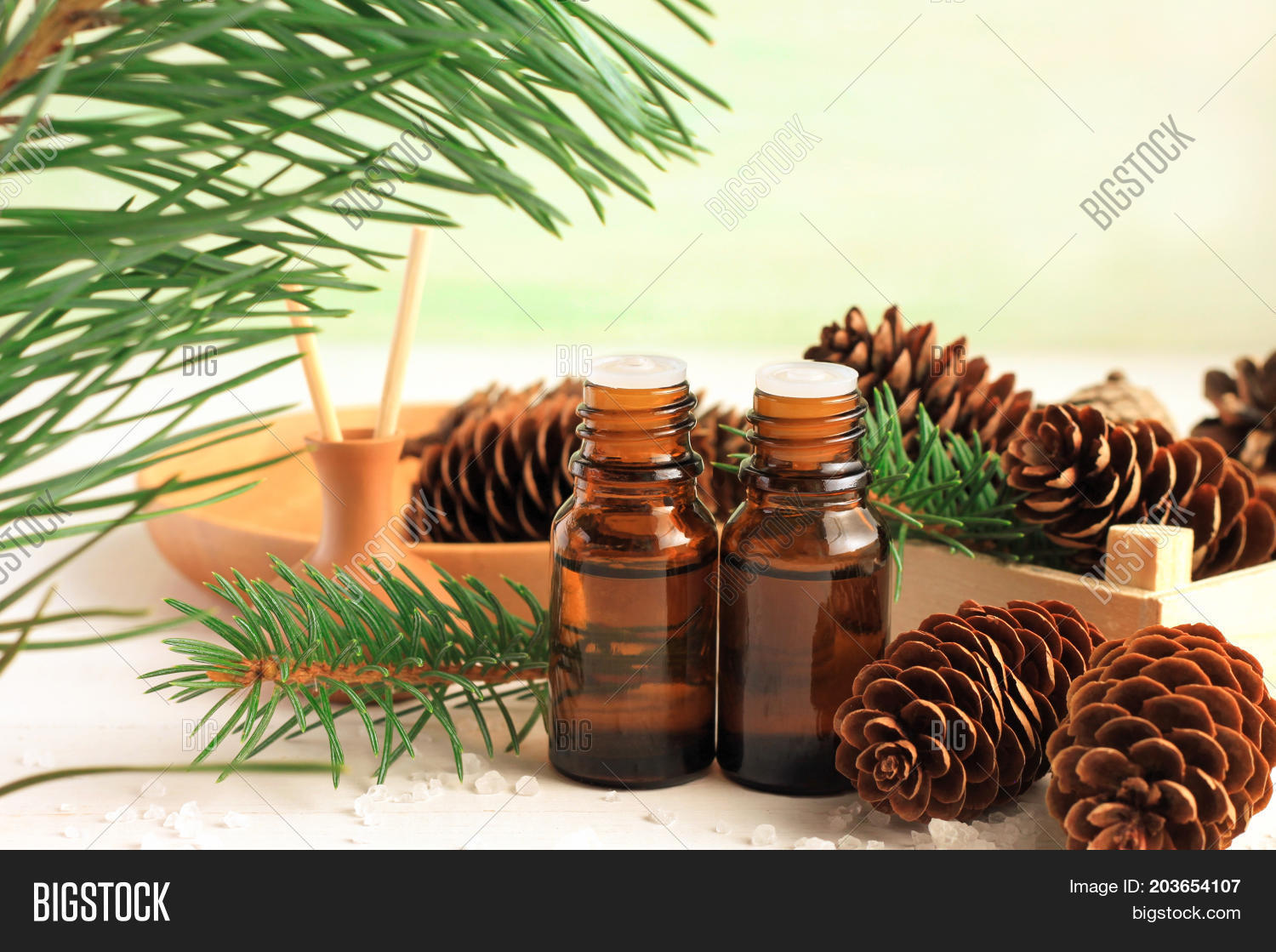 Эфирное масло aroma saules ель. Пихтовое эфирное масло. Эфирное масло сосны. Эфирные масла эвкалипт, кедр, сосна. Эфирное масло сосна (25 мл).