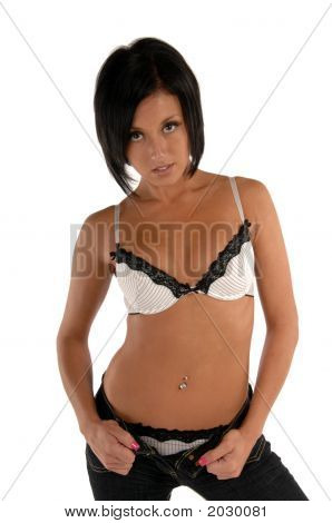 Donna In reggiseno e Jeans aperta