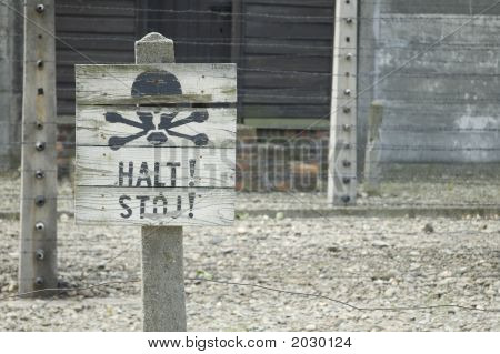 Auschwitz - Stop!
