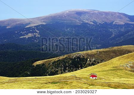 Abandonned cabin in the mountains
