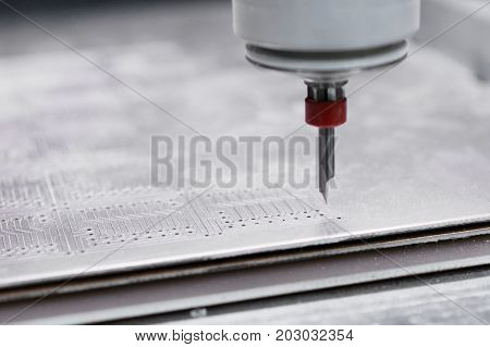 Spindle modern high-precision CNC milling machine. The cartridge is mounted cutter pen.