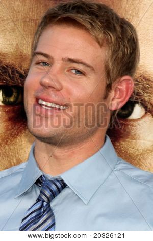 LOS ANGELES - 19 mei: Trevor Donovan aankomen op de 