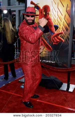 LOS ANGELES - APR 29: Randy Savage vel Macho człowiek dotarł premiera Spider-Man na wieś