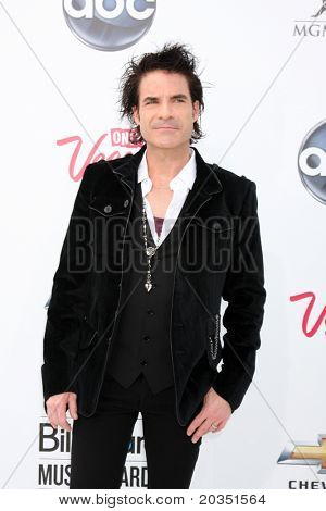LAS VEGAS - 22. května: Pat Monahan přijíždí v roce 2011 Billboard Music Awards v MGM Grand Garden jsou
