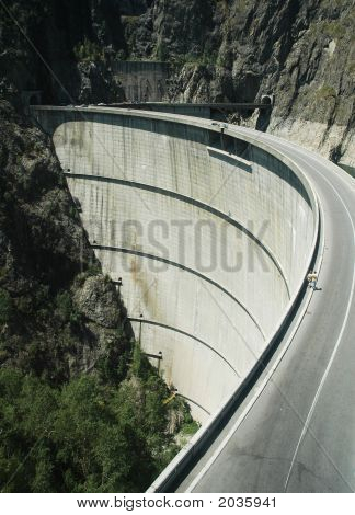 Vidraru Dam, Rumunia
