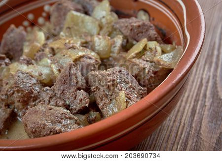 qovurma - roasted meat and liver , close up