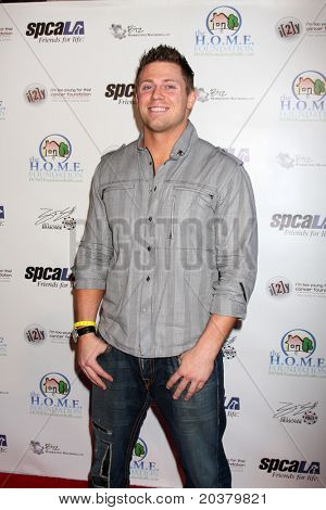 LOS ANGELES - 24 mai : Mike Mizanin. en arrivant à la célébrité Casino Royale événement à Avalon sur mai 