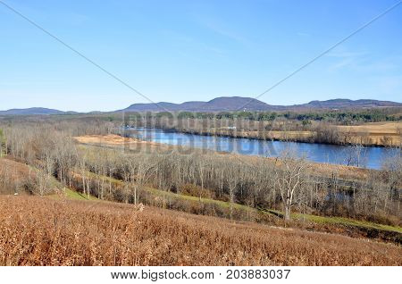 Hudson River in Saratoga National Historical Park, Saratoga County, Upstate New York, USA. This is the site of the Battles of Saratoga in the American Revolutionary War.