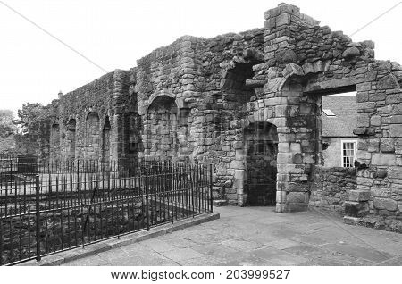 A view of medieval ruins in Stirling