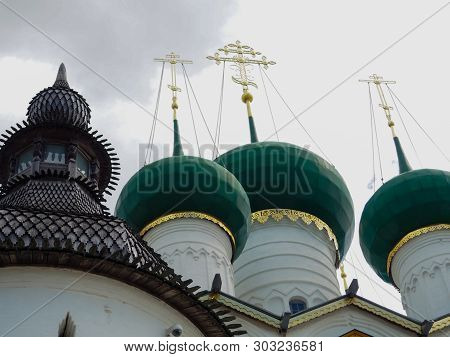 Gate Church Of St. John Evangelist In Rostov Veliky Was Built In 1683. Monument Of History And Archi