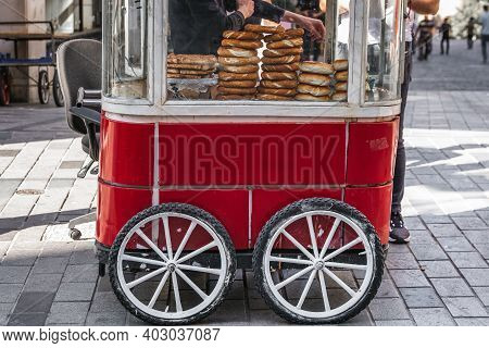 Traditional Turkish Bagel Simit Stall Selling Simites. Turkish Fast Food In Istanbul, Turkey.