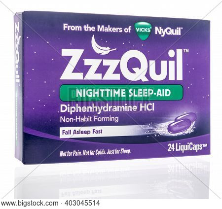 Winneconne, Wi -4 January 2021: A Package Of Vicks Zzzquil Nighttime Sleep Aid On An Isolated Backgr