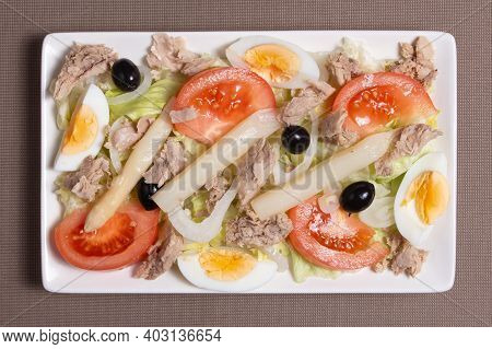 Salad With Tuna Tomatoes Asparagus And Onion