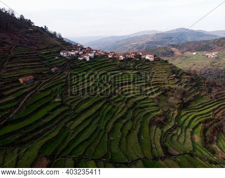 Aerial Panorama Of Green Agriculture Farming Terraces Old Remote Rural Mountain Village Town Padrao 
