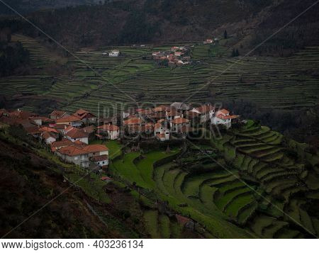 Aerial Panorama Of Green Agriculture Farming Terraces Old Remote Rural Mountain Village Town Padrao 