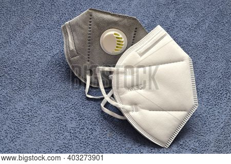 Kn95 Or N95 Mask With And Without Valve For Pm 2.5 And Virus Protection. Preventing The Spread Of Th
