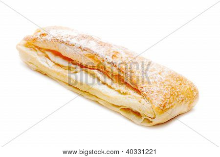 Rotolo di pasta sfoglia fresca isolata On White Background